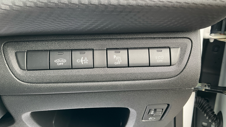 Peugeot 2008 1.2 PureTech 110 Signature 5dr Petrol Estate